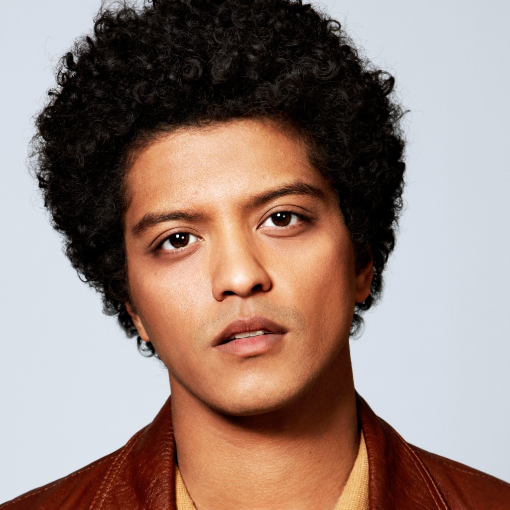 The Rumor Come Out: Does Bruno Mars is Gay?  Bruno Mars